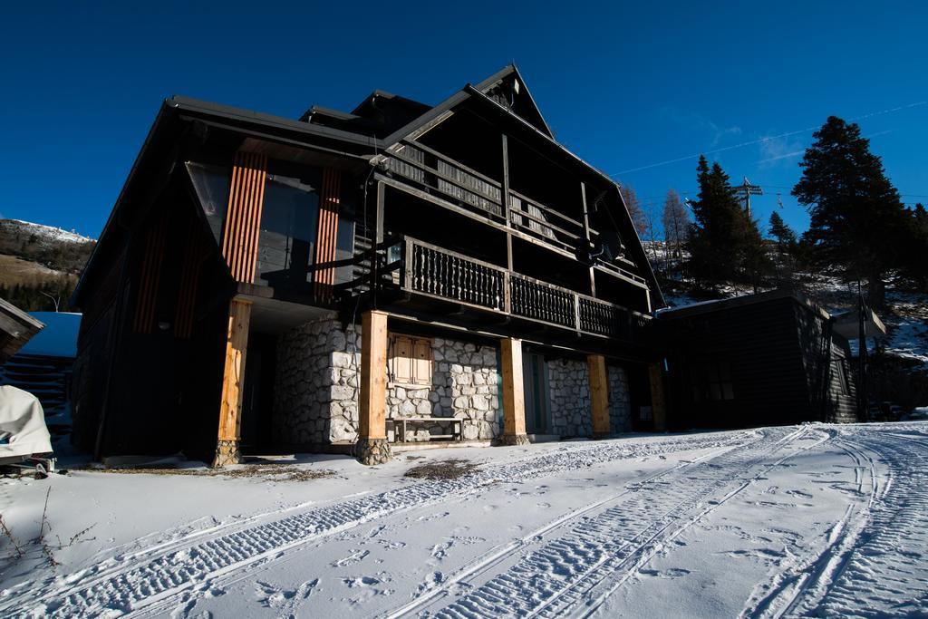 Apartments Zvoh, Krvavec, Ski-In, Ski-Out Cerklje na Gorenjskem Luaran gambar